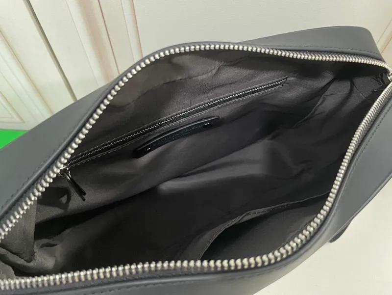 All categories 💚 Top version men’s bags 💚 BV 2024 new BV crossbody bag